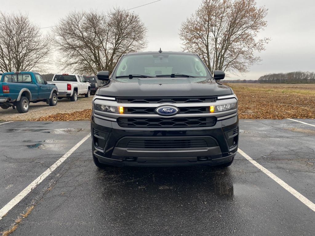 Used 2022 Ford Expedition XLT image 2