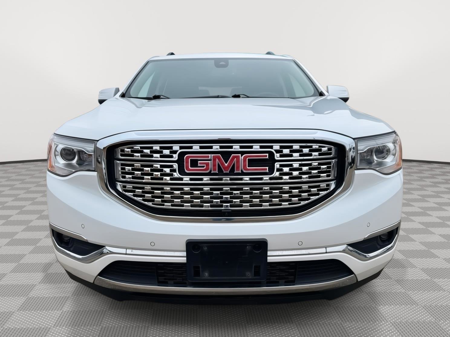 Used 2017 GMC Acadia Denali w/ Technology Package AWD/4WD image 10
