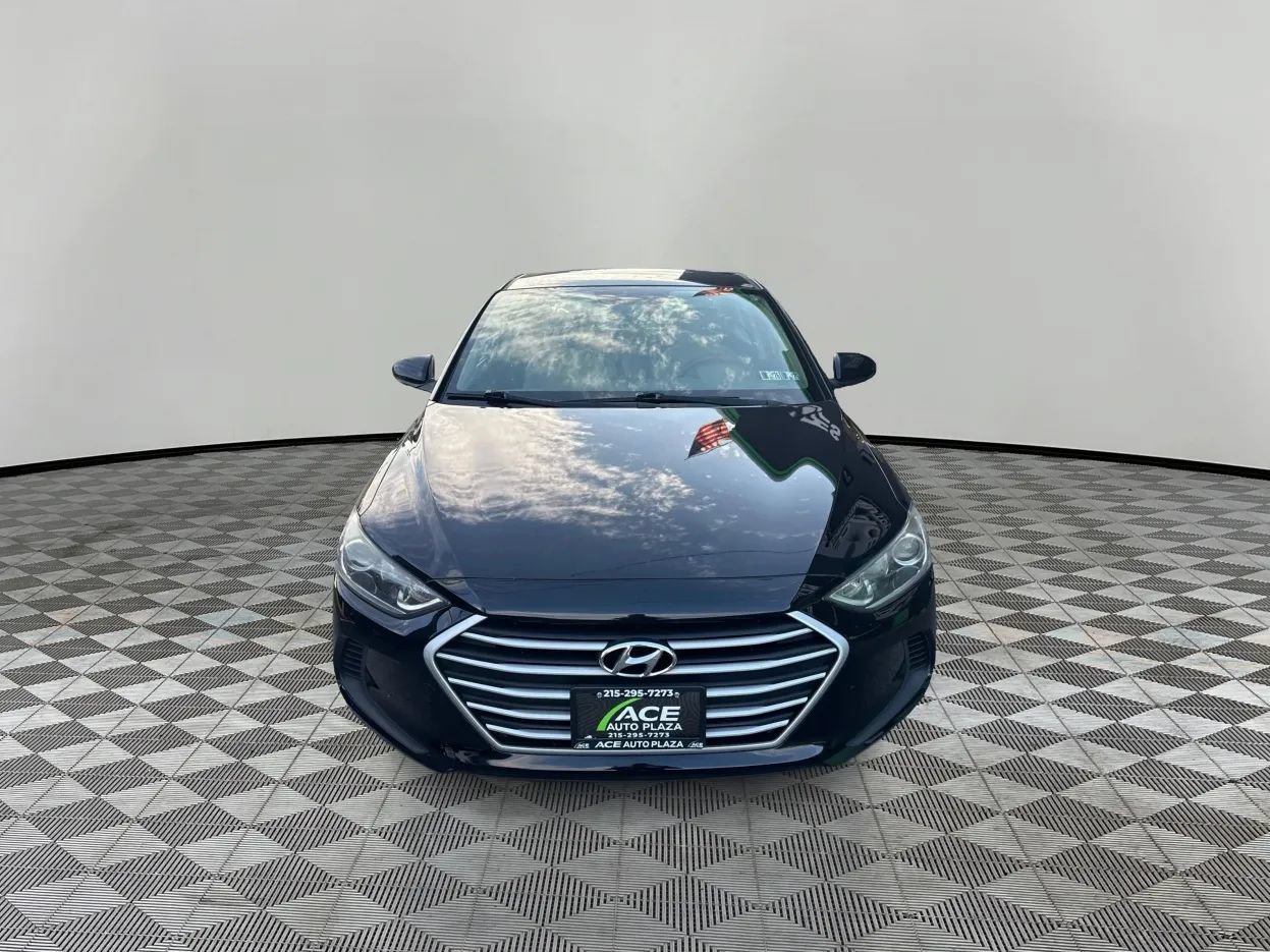 Used 2017 Hyundai Elantra SE FWD image 3
