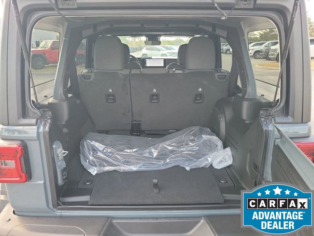 Used 2025 Jeep Wrangler Unlimited Rubicon w/ Steel Bumper Group image 24