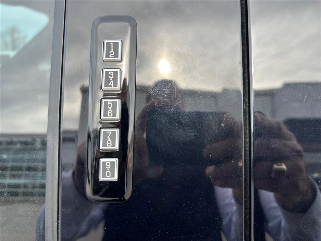 Used 2022 Ford F150 Lariat image 24