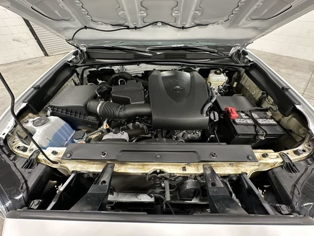 Used 2022 Toyota Tacoma TRD Off-Road w/ Advanced Technology Package AWD/4WD image 18