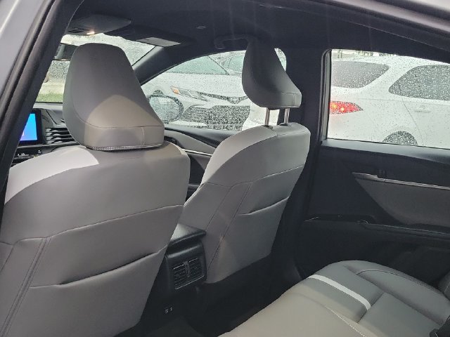 Used 2026 Toyota Camry SE FWD image 7