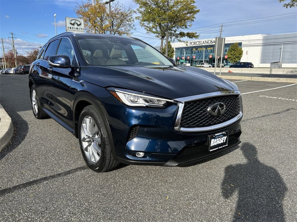 Certified 2022 INFINITI QX50 Essential image 2
