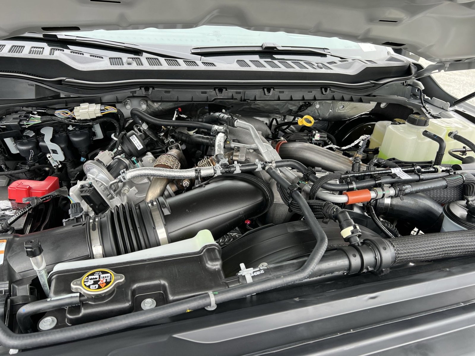 New 2026 Ford F350 Lariat w/ Black Appearance Package image 28