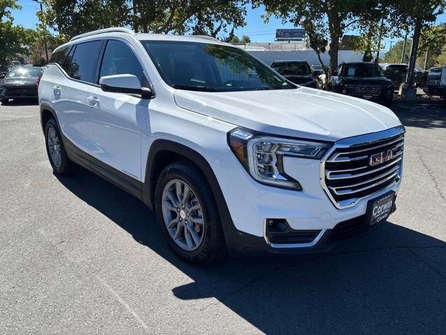 Used 2024 GMC Terrain SLT AWD/4WD image 8