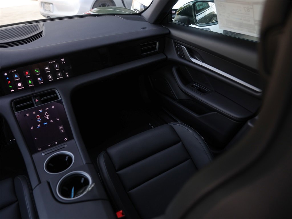 Used 2025 Porsche Taycan 4S image 31