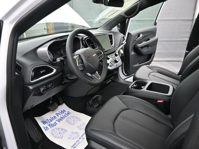 New 2026 Chrysler Voyager LX FWD image 9