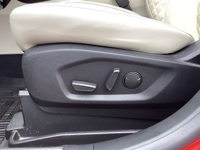Used 2024 Ford Edge Titanium w/ Titanium Elite Package image 11