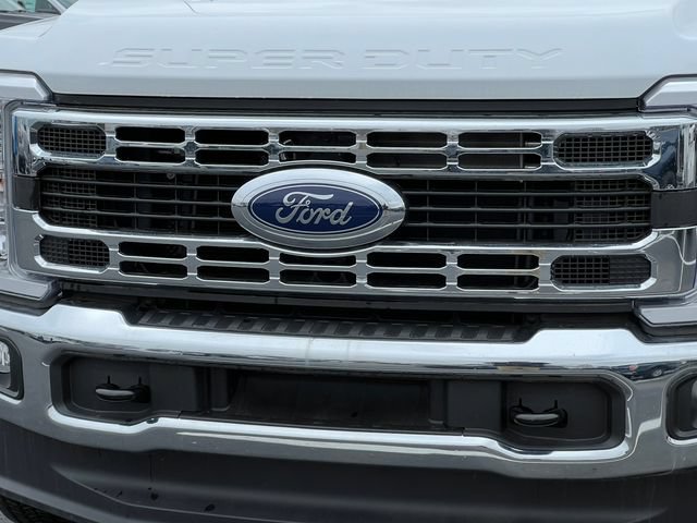 New 2025 Ford F450 XL w/ XL Chrome Package RWD image 27