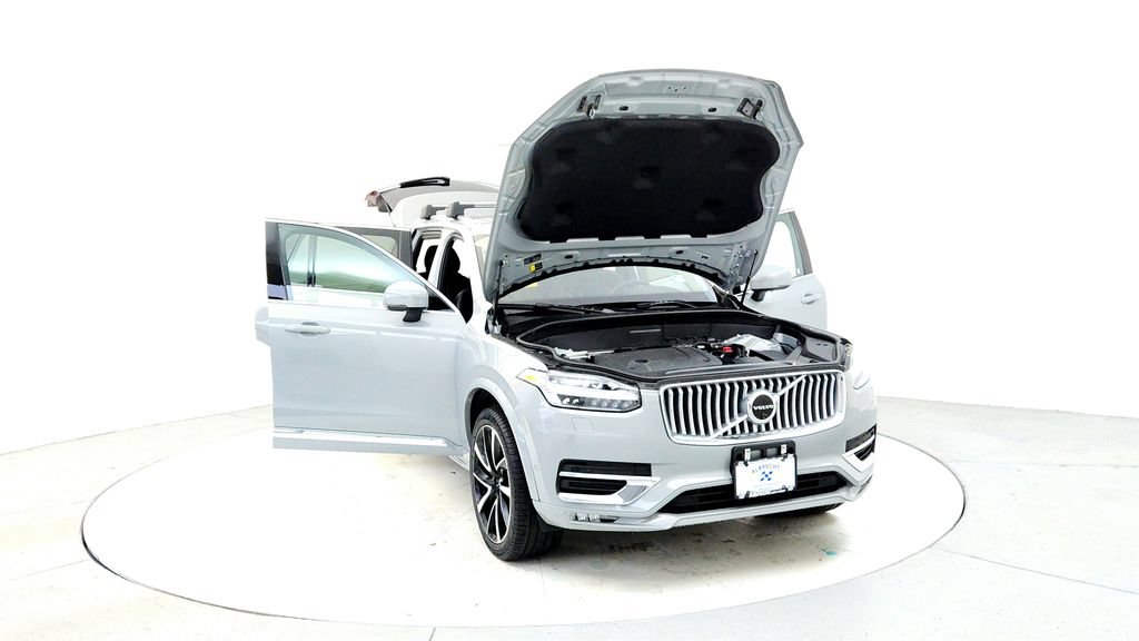 Used 2024 Volvo XC90 B6 Plus AWD/4WD image 9