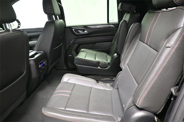 Certified 2022 Chevrolet Suburban RST w/ Sport Performance Package image 13