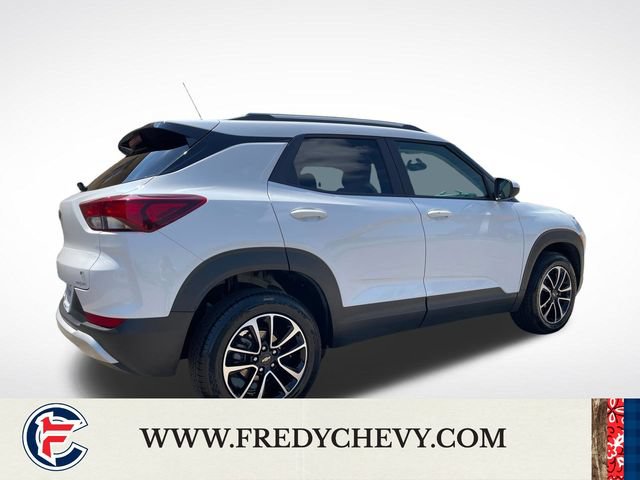 Used 2025 Chevrolet TrailBlazer LT AWD/4WD image 6