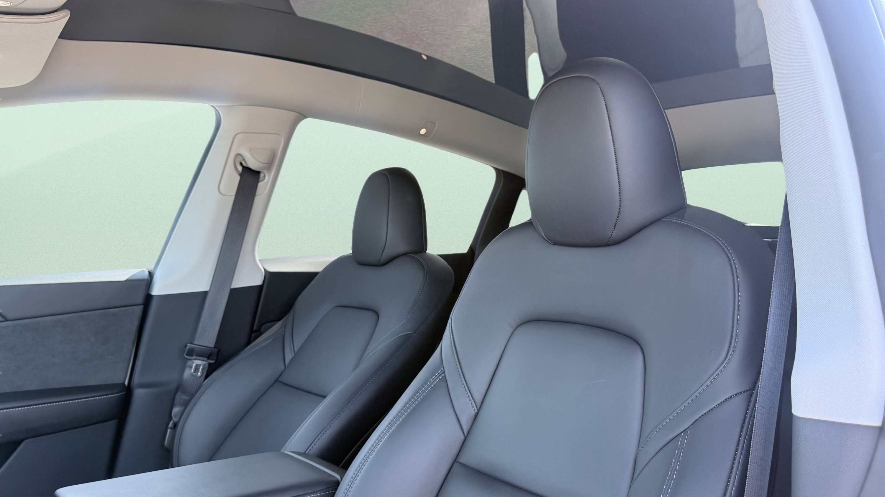 Used 2023 Tesla Model Y Long Range image 30