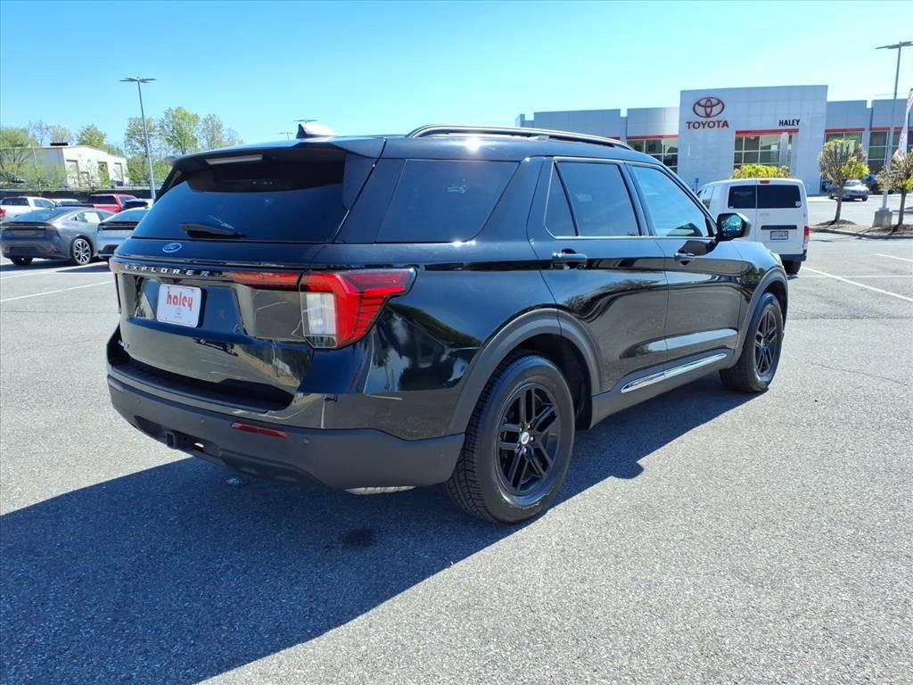 Used 2025 Ford Explorer Active RWD image 4