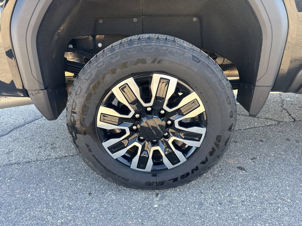 Used 2025 GMC Sierra 3500 Denali Ultimate AWD/4WD image 14