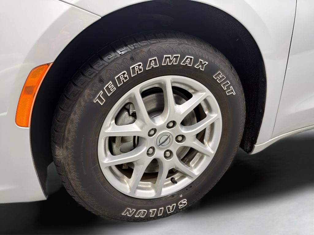 Used 2023 Chrysler Pacifica Touring-L FWD image 45