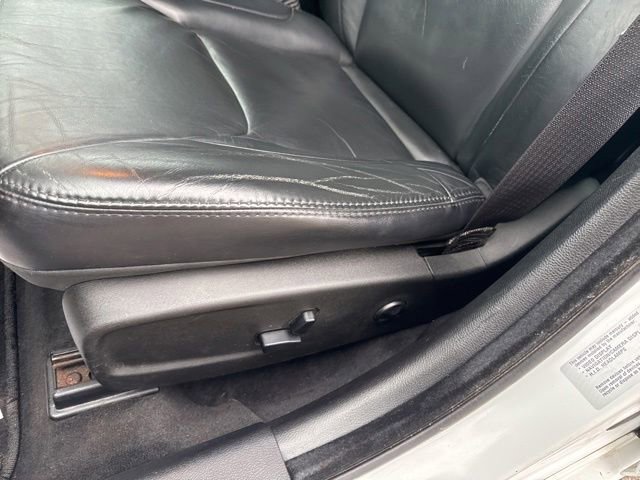 Used 2014 Chrysler 300 w/ Driver Convenience Group RWD image 13