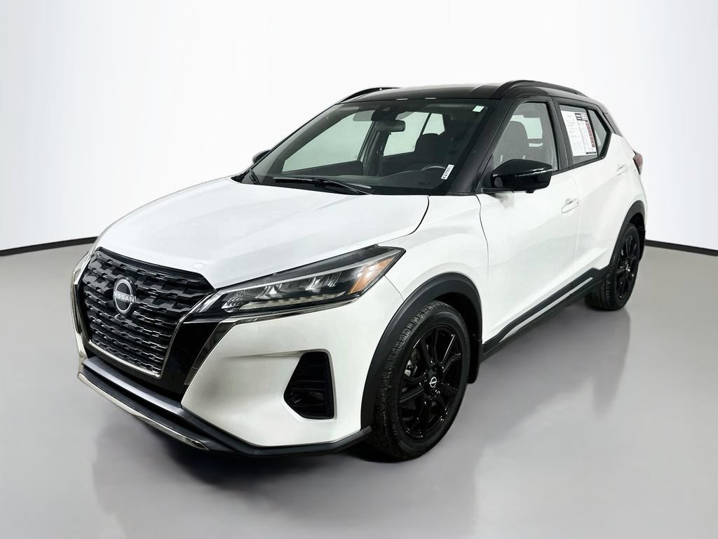 Used 2023 Nissan Kicks SR FWD image 3