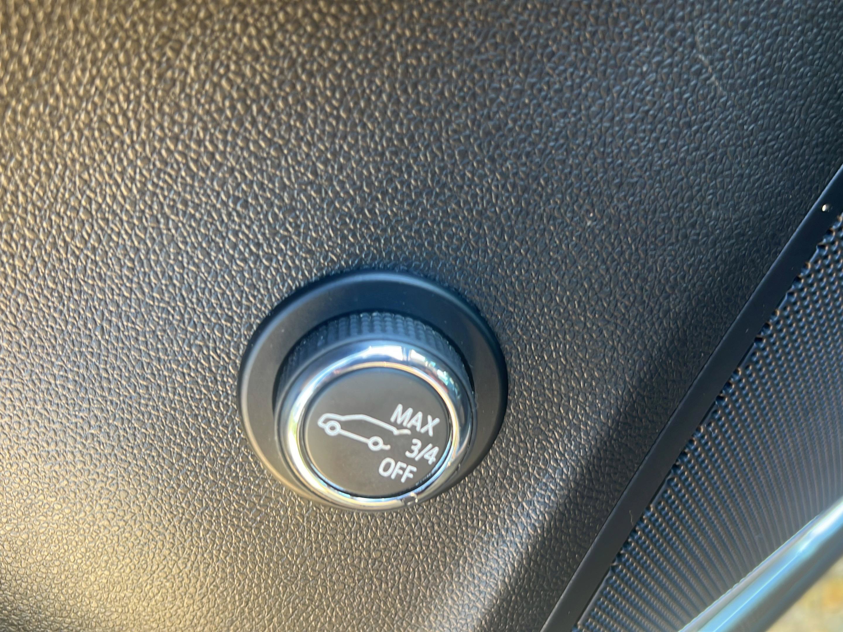 Used 2022 Buick Envision Essence w/ Technology Package I FWD image 22