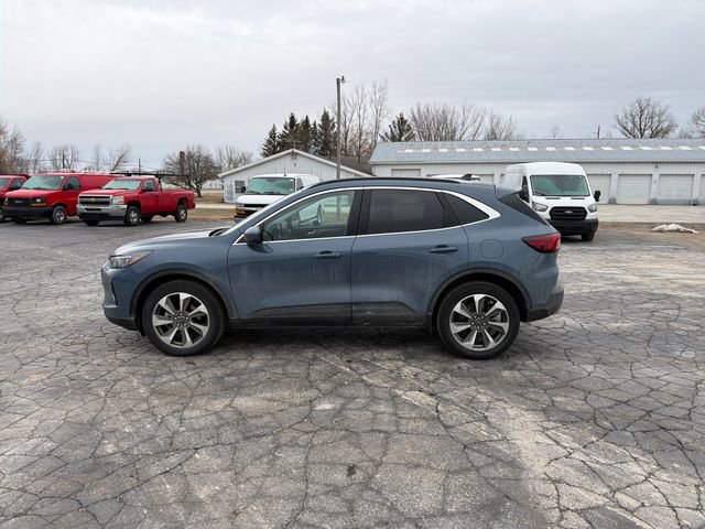 Used 2023 Ford Escape Platinum video 2