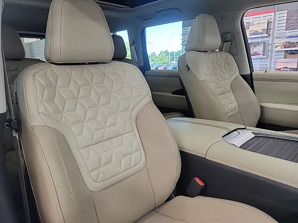 New 2025 Nissan Armada Platinum Reserve image 15