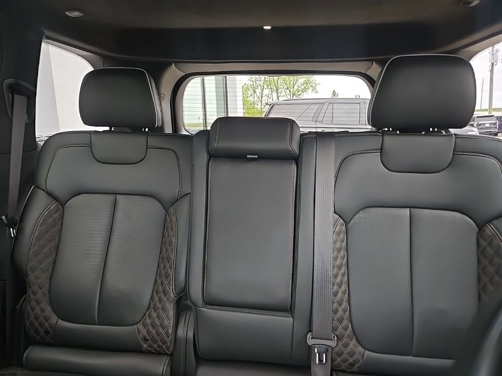 Used 2022 Jeep Grand Cherokee Summit AWD/4WD image 40