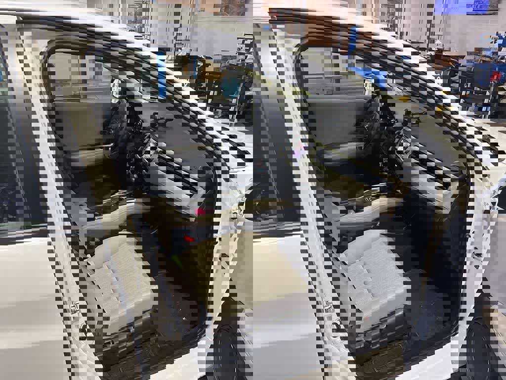 Used 2017 Honda HR-V LX image 22