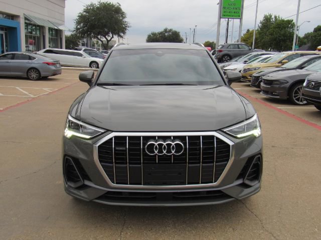 Used 2022 Audi Q3 2.0T Premium Plus w/ Premium Plus Package AWD/4WD image 2