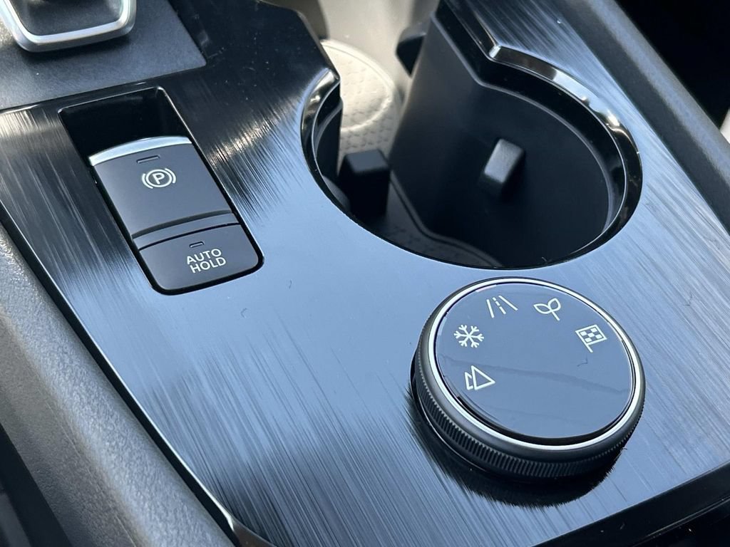 New 2026 Nissan Rogue Dark Armor AWD/4WD image 31