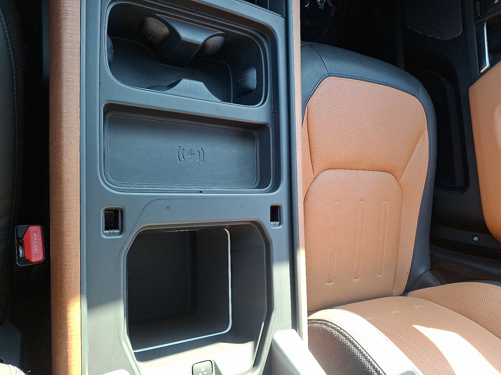 Used 2023 Land Rover Defender 110 X image 25