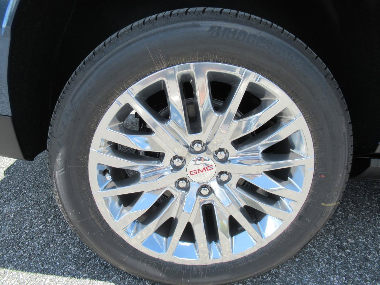 New 2026 GMC Yukon Denali w/ Sun & Power Step Package RWD image 8