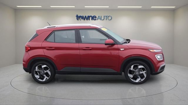 Used 2023 Hyundai Venue Limited image 5