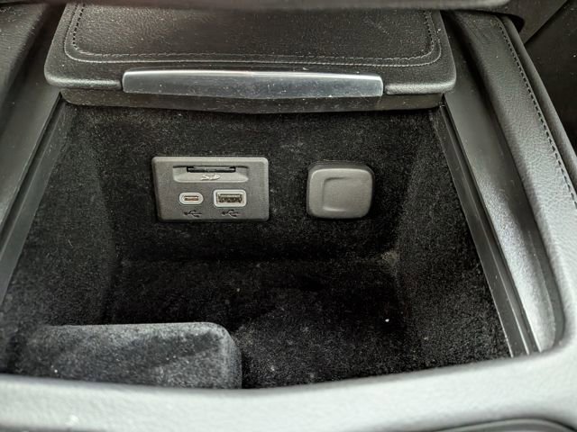 Used 2020 Cadillac XT4 Premium Luxury w/ Cold Weather Package image 10