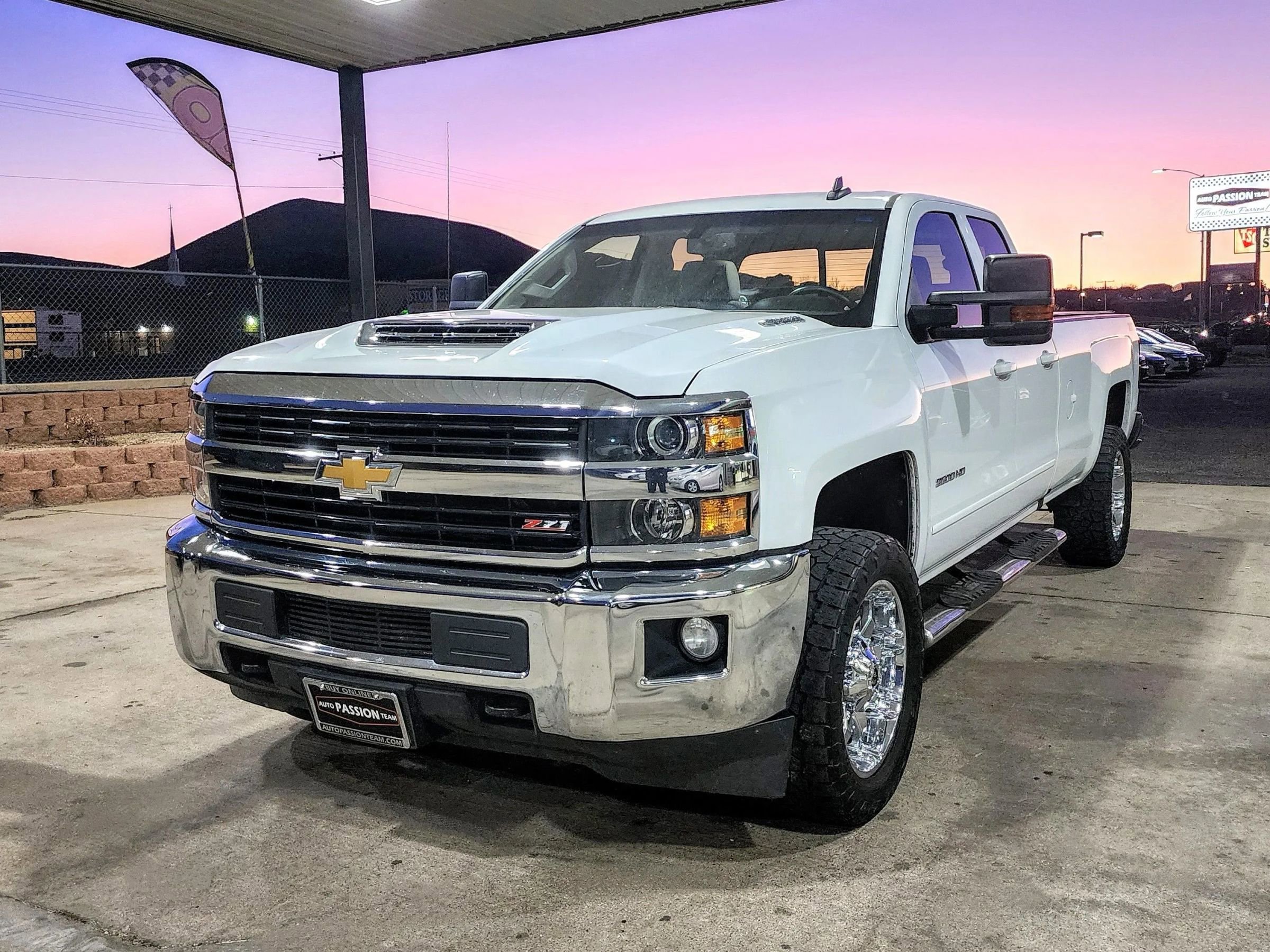 Used 2017 Chevrolet Silverado 3500 LT image 1