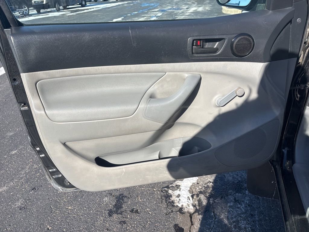 Used 2014 Toyota Tacoma 4x4 Regular Cab image 38