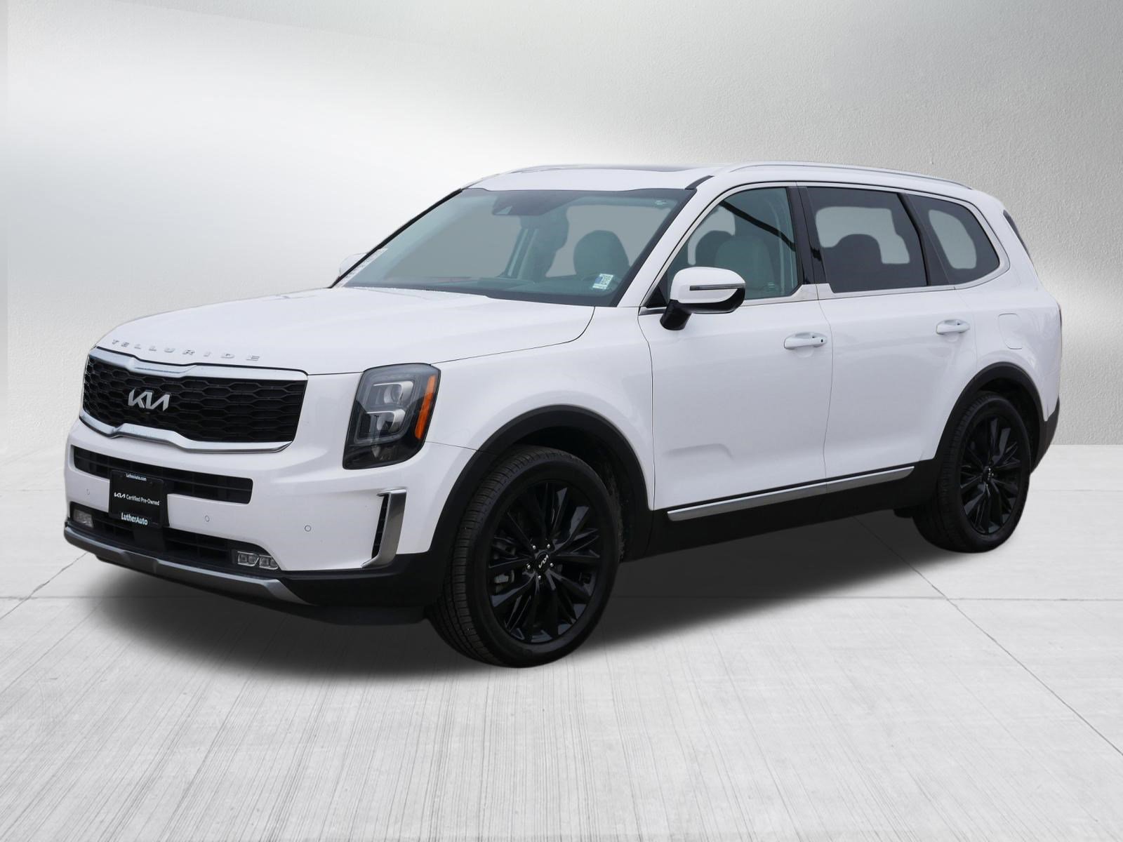 Certified 2022 Kia Telluride SX w/ Towing Package AWD/4WD image 3
