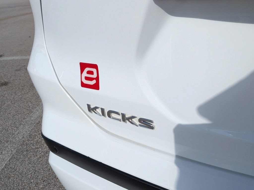 Used 2023 Nissan Kicks SV FWD image 35
