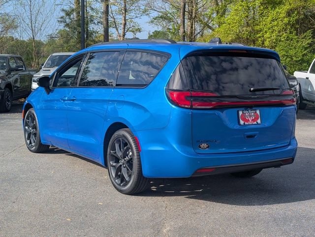 New 2026 Chrysler Pacifica Select image 5