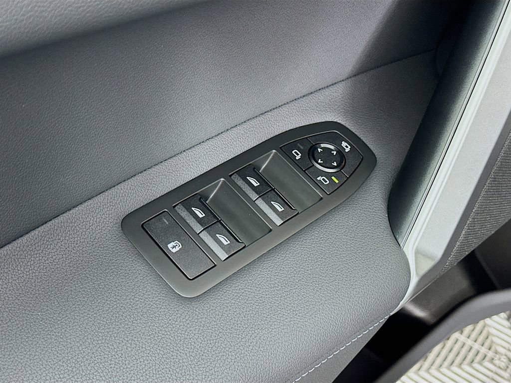 New 2026 BMW iX xDrive60 w/ M Sport Package image 23