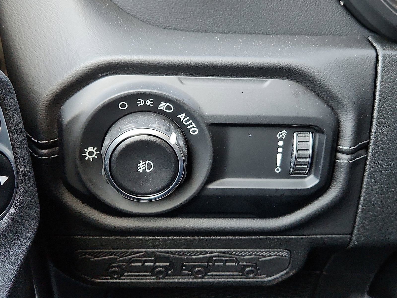 Used 2024 Jeep Wrangler Sahara image 22