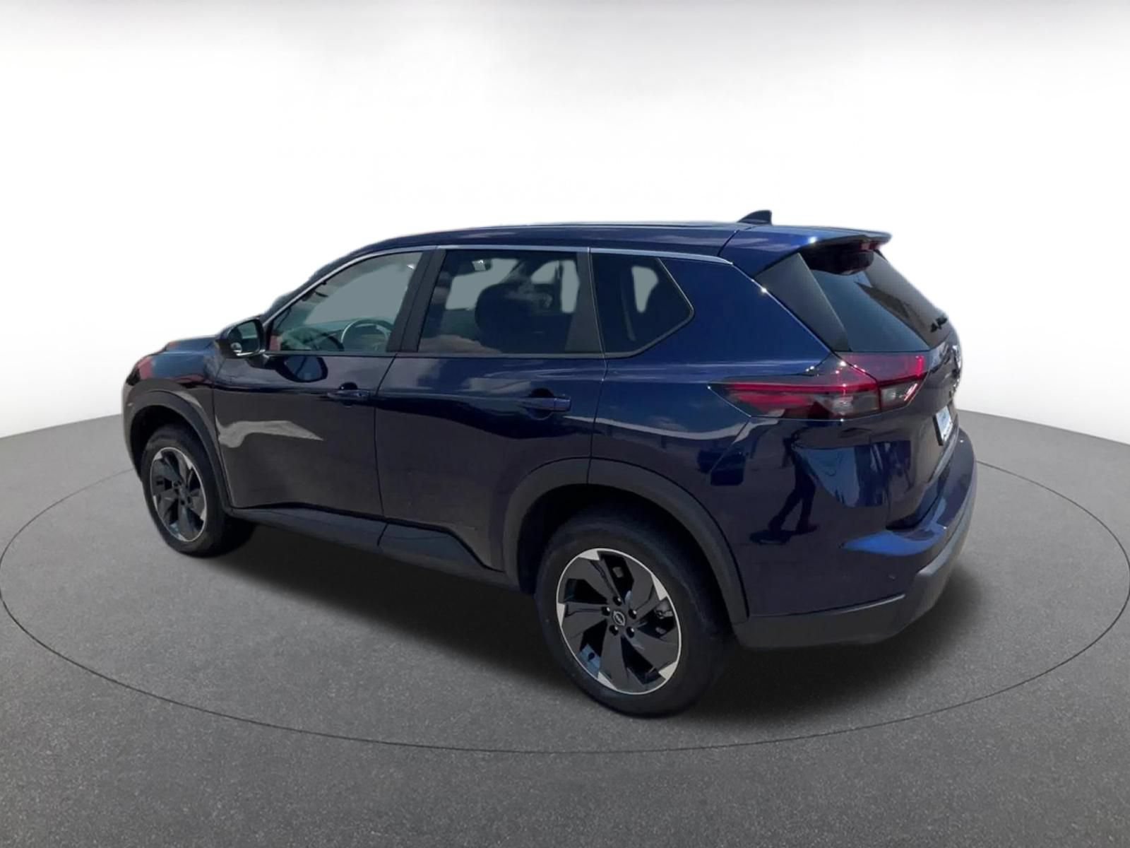 Used 2025 Nissan Rogue SV FWD image 10