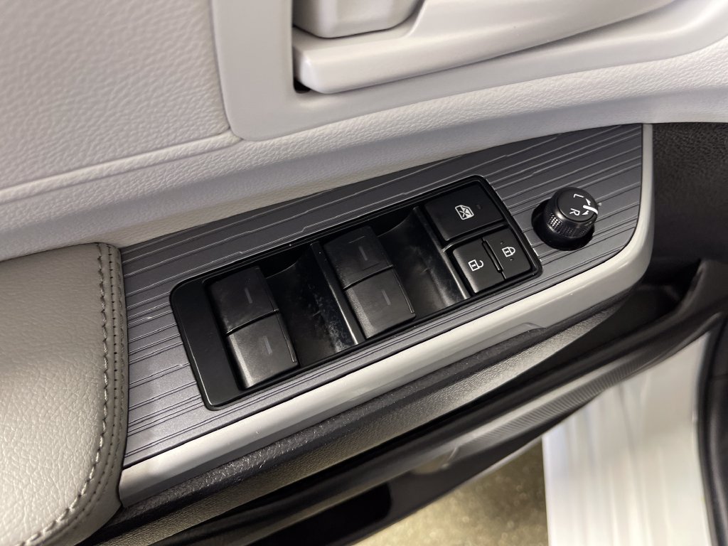 Certified 2026 Toyota Sienna LE FWD image 16