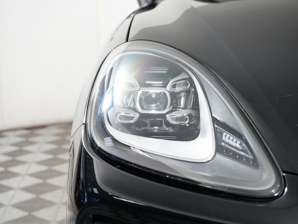 Certified 2023 Porsche Cayenne image 11