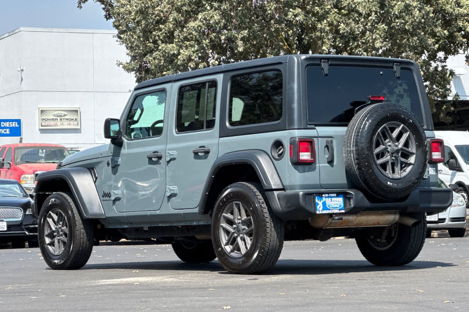 Used 2024 Jeep Wrangler Unlimited Sport AWD/4WD image 6
