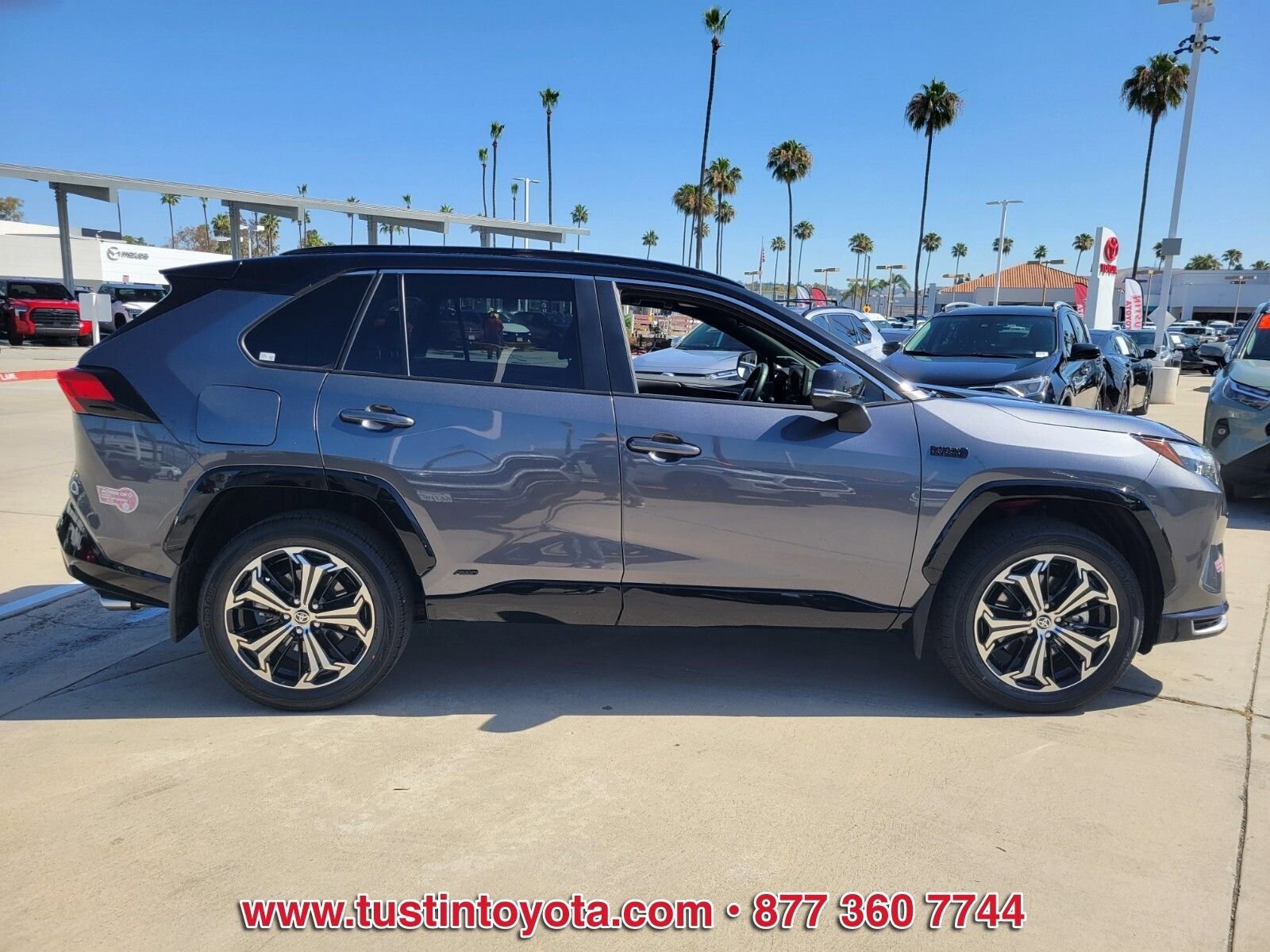 Certified 2024 Toyota RAV4 XSE w/ Weather Package AWD/4WD image 3