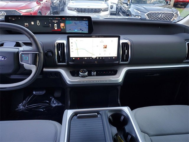 Used 2025 Ford Expedition Max Platinum w/ Driver's Package image 14