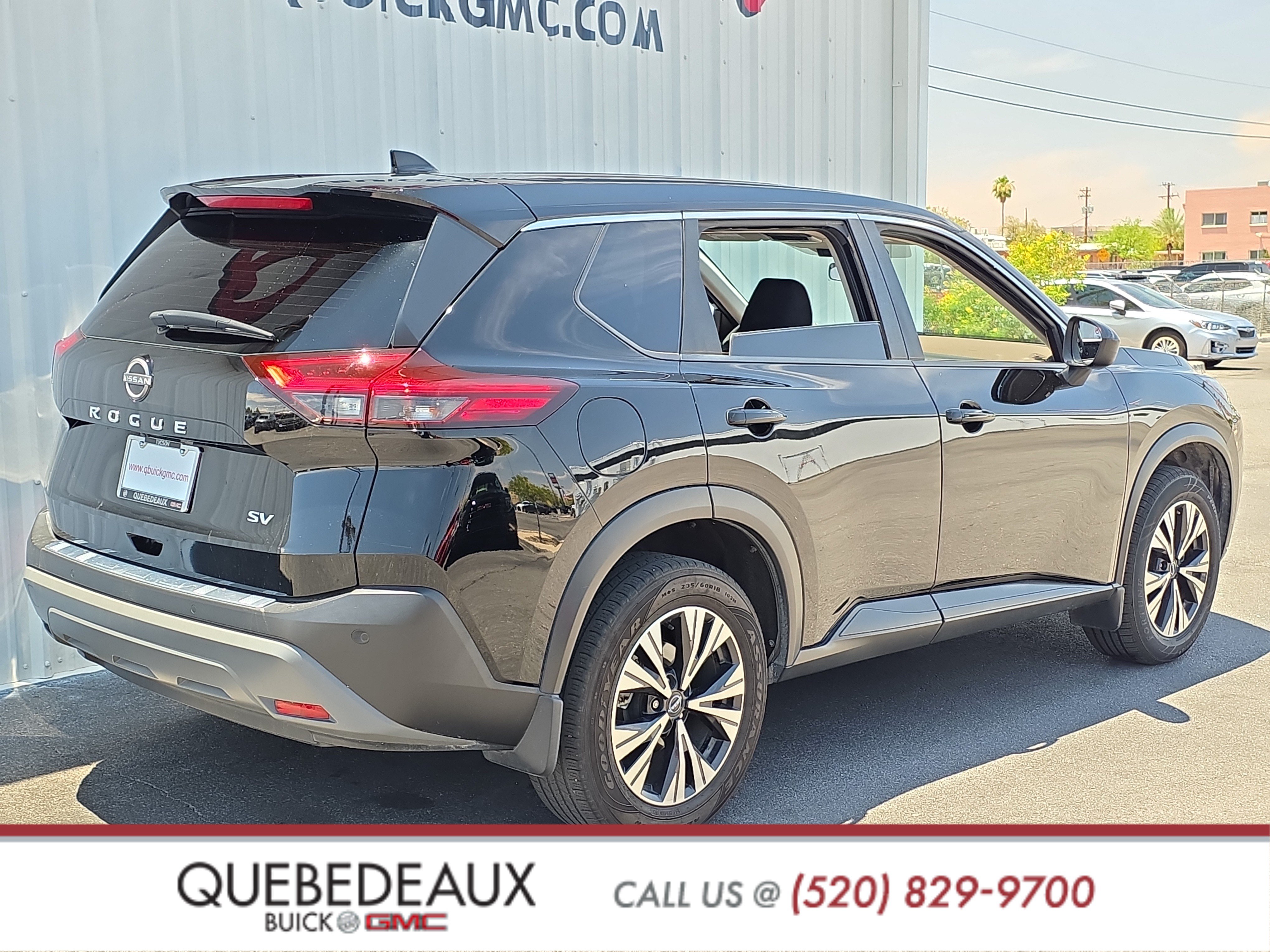 Used 2023 Nissan Rogue SV FWD image 7