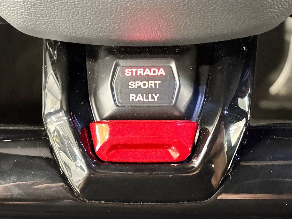 Used 2023 Lamborghini Huracan Sterrato image 21