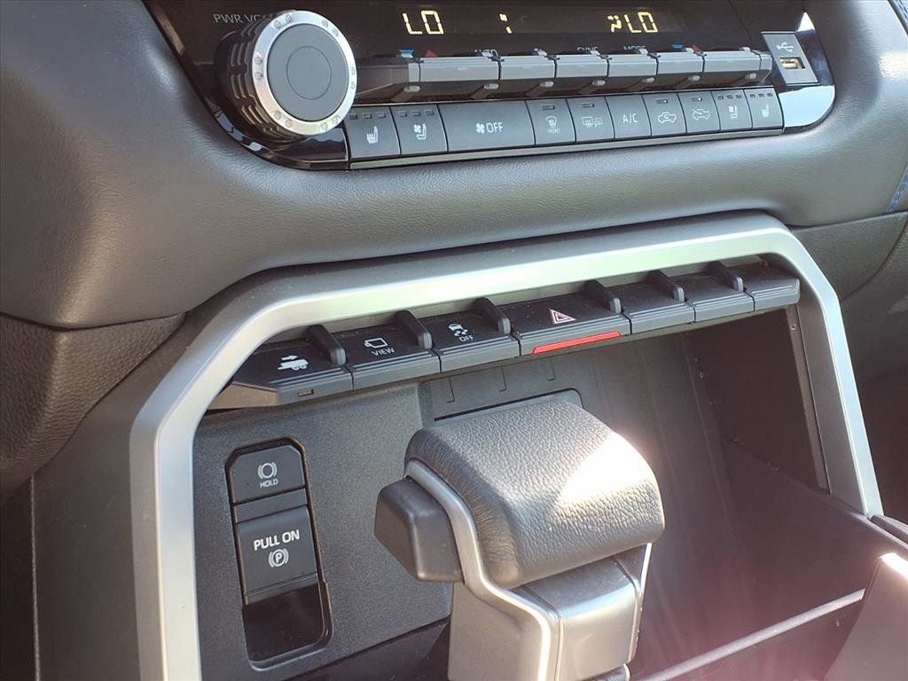 Used 2023 Toyota Tundra Platinum image 10